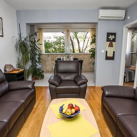 Apartment Danci Omis
